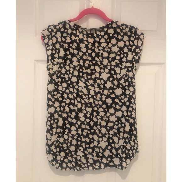 BANANA REPUBLIC CAP SLEEVE TOP - Picture 2 of 3